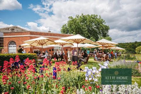 undefined, 3, Chamberlain Court, London EN4