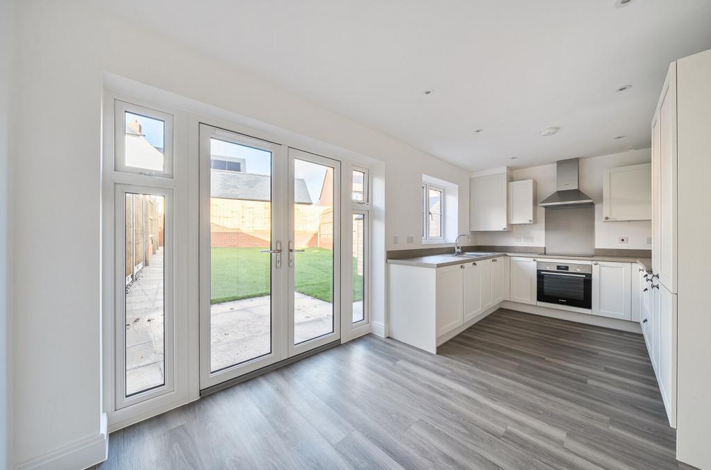 1388524 17 693983...