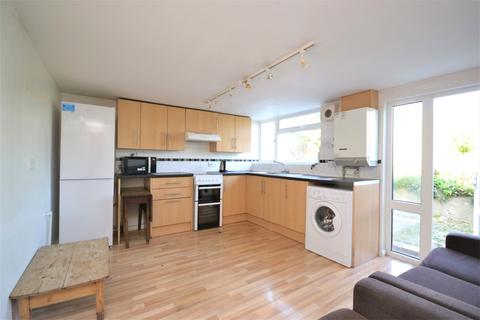 1 bedroom terraced house to rent, Crescent Road, Brighton BN2