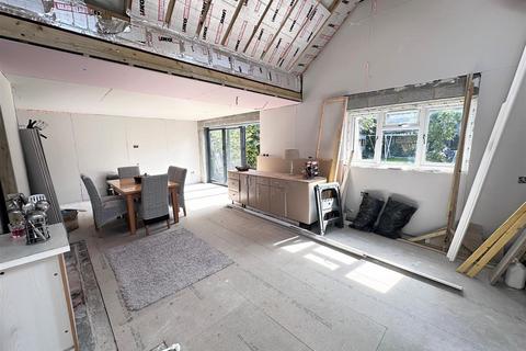 4 bedroom detached house for sale, Shelburne Road, Calne SN11