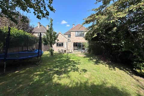 4 bedroom detached house for sale, Shelburne Road, Calne SN11