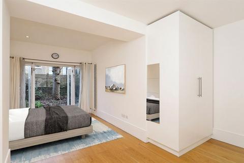 2 bedroom flat to rent, Kensington Church Street, London W8