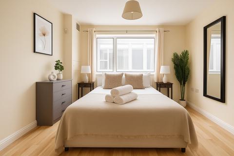 undefined, The Avenue