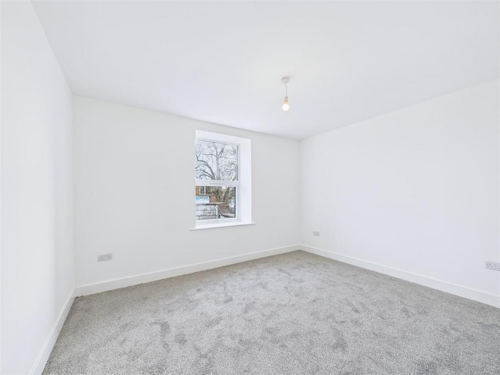 CAM05663 G0-PR0058-STILL014.jpg