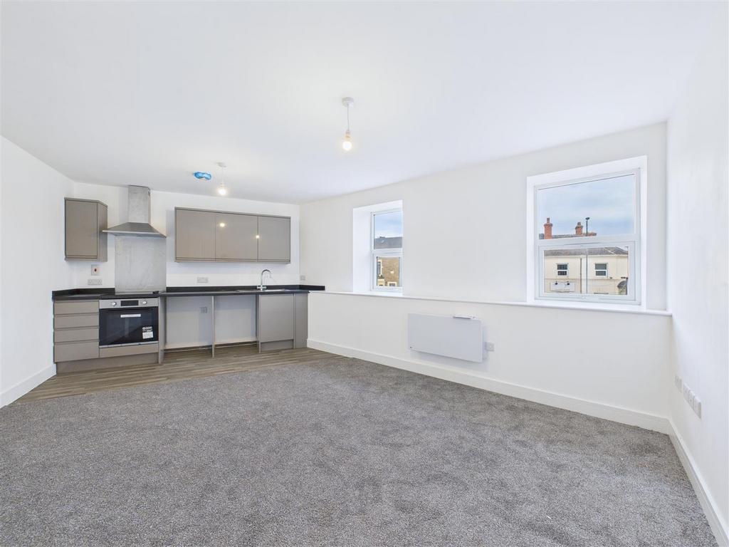 CAM05663 G0-PR0058-STILL001.jpg