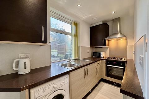 2 bedroom end of terrace house for sale, Barcroft Road, Newsome, Huddersfield, HD4 6LB