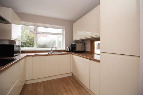 4 bedroom detached house to rent, Lon y Fro, Pentyrch CF15 9TE