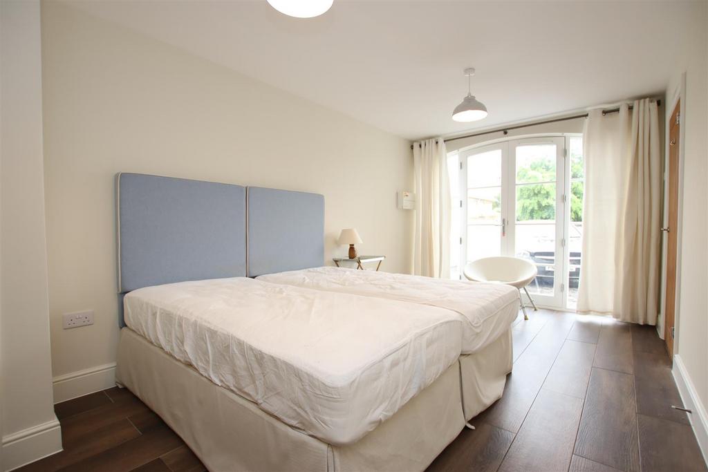 Downstairs bedroom.JPG