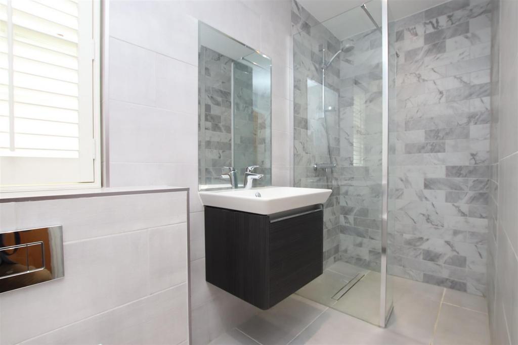 Shower room.JPG