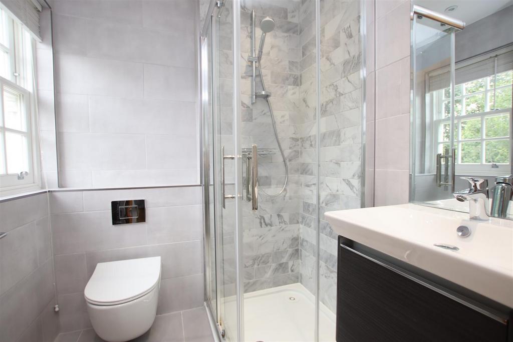 Ensuite.JPG