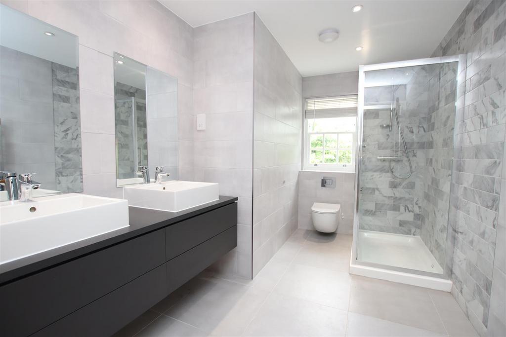 Shower room (2).JPG