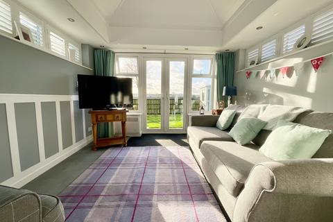 2 bedroom detached bungalow for sale, Fieldside Close, Cayton, YO11