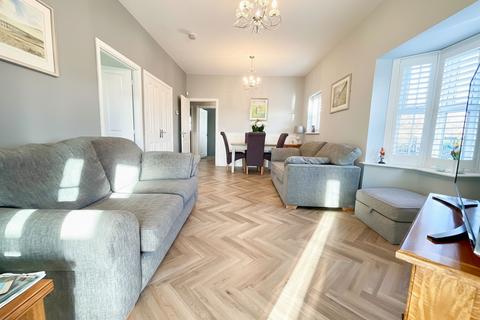 2 bedroom detached bungalow for sale, Fieldside Close, Cayton, YO11