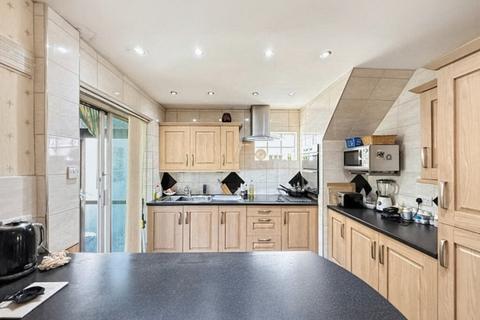 undefined, Broomfield Avenue, Leigh-on-sea, SS9 4