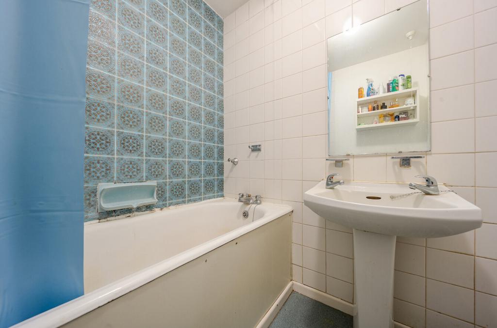 1382232 22 693817...