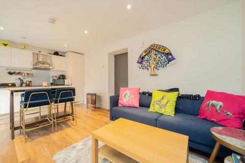 1 bedroom flat to rent, Ravenscourt Gardens, London W6