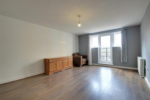 undefined, Ovaltine Drive, Kings Langley