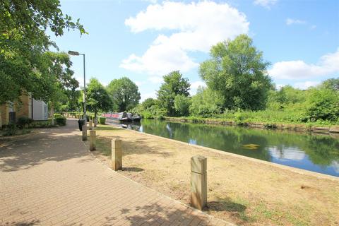 undefined, Ovaltine Drive, Kings Langley