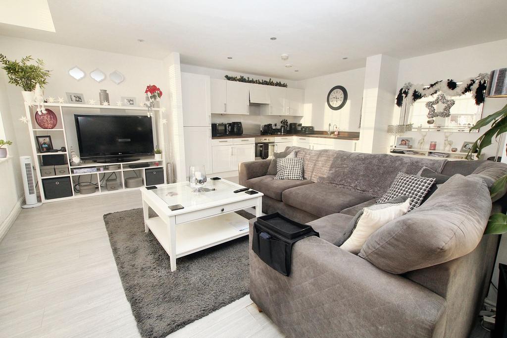 Open Plan Lounge / Kitchen / Diner