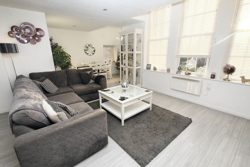 Open Plan Lounge / Kitchen / Diner