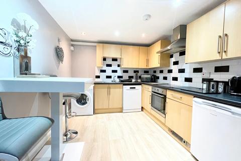2 bedroom flat to rent, Ambrose Street, Cheltenham GL50