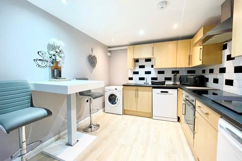 2 bedroom flat to rent, Ambrose Street, Cheltenham GL50