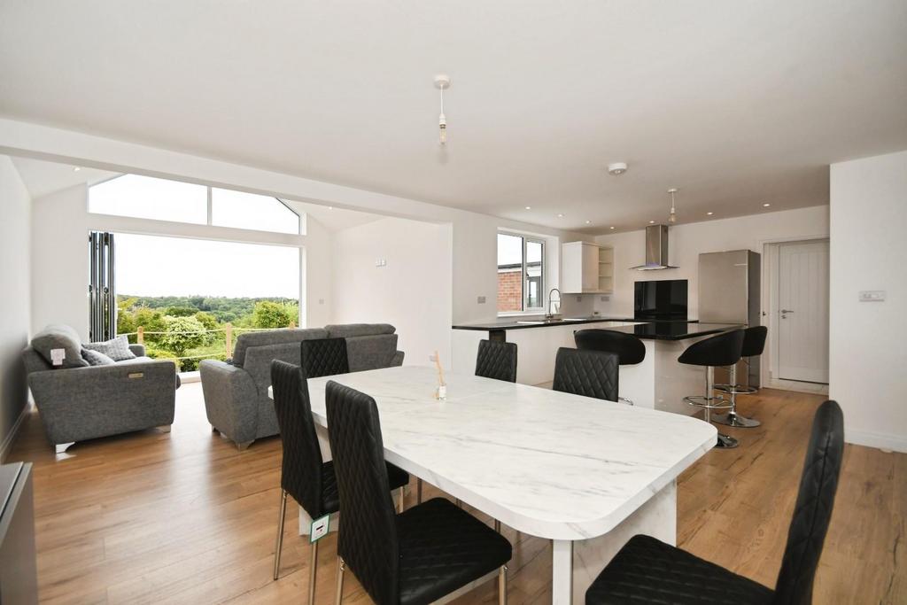 3 KITCHEN 06.jpg