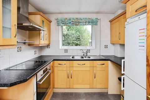 undefined, Cleveland, Kent TN2