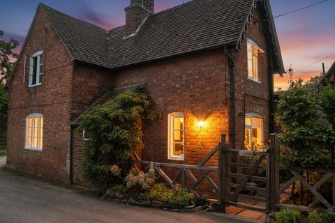 3 bedroom cottage for sale, Stokes Lane, Tewkesbury GL20
