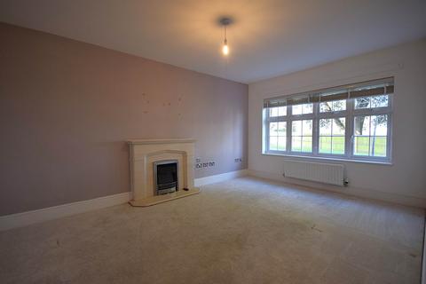 5 bedroom detached house to rent, 29 Blackmore Avenue, Bideford
