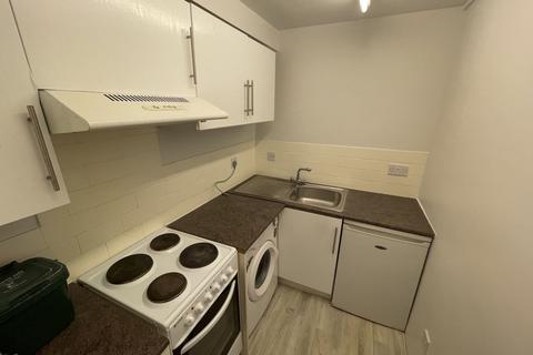 2 bedroom flat to rent, Clarence Square, Cheltenham GL50