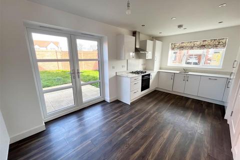 4 bedroom house to rent, Alder Way, Holmes Chapel, Crewe