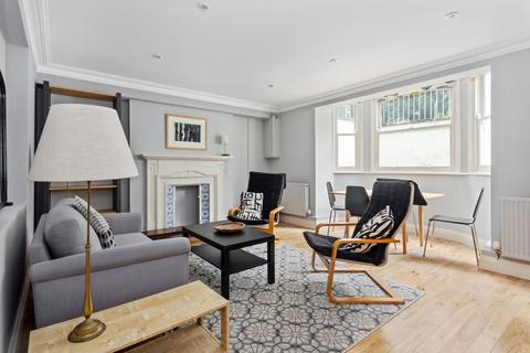 Bolingbroke Grove, London, SW11