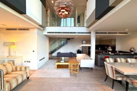 undefined, Baltimore Wharf, London E14