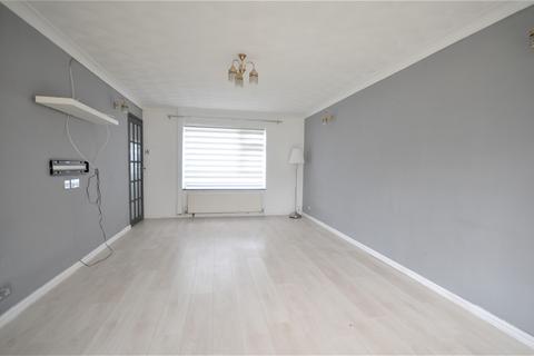 3 bedroom terraced house to rent, Holt Close , IG74HH