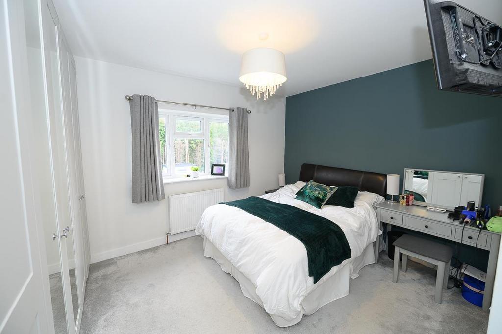 Bedroom 1.jpg