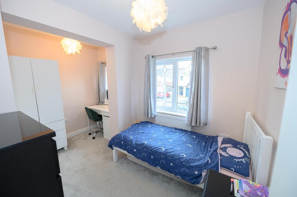 Bedroom 4.jpg