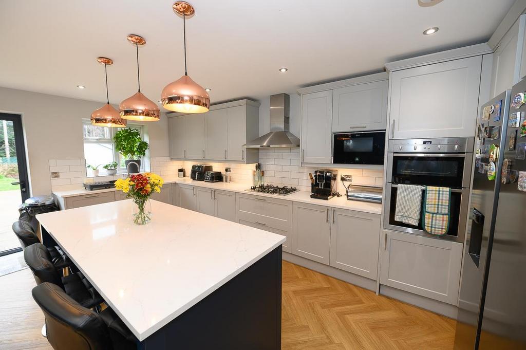 Kitchen pic 3.jpg