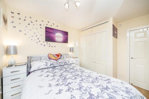 1 bedroom flat for sale, Weaver House, Higham Mews, Northolt, UB5 6DT