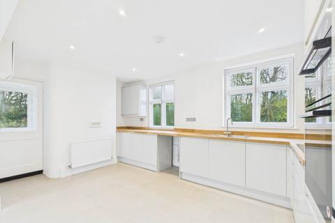 undefined, Queen Street, Aylesbury HP18