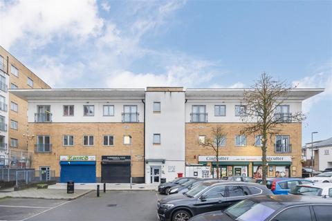 1 bedroom flat for sale, Weaver House, Higham Mews, Northolt, UB5 6DT