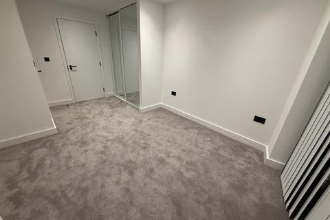 2 bedroom flat to rent, Trinity Way, Manchester M3