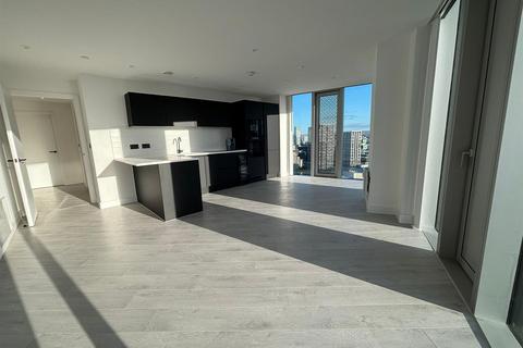 2 bedroom flat to rent, Trinity Way, Manchester M3