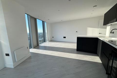 2 bedroom flat to rent, Trinity Way, Manchester M3