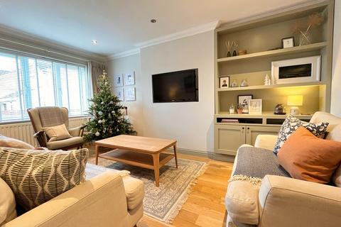 4 bedroom detached house for sale, 10 Clos Y Wiwer, Llantwit Major, The Vale of Glamorgan CF61 2SG