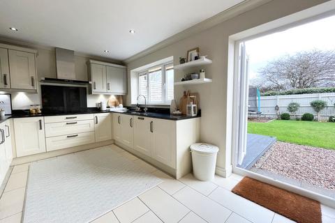 4 bedroom detached house for sale, 10 Clos Y Wiwer, Llantwit Major, The Vale of Glamorgan CF61 2SG