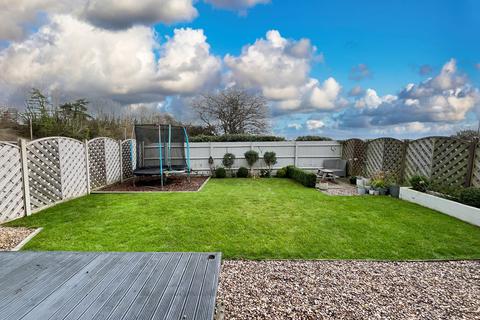 4 bedroom detached house for sale, 10 Clos Y Wiwer, Llantwit Major, The Vale of Glamorgan CF61 2SG
