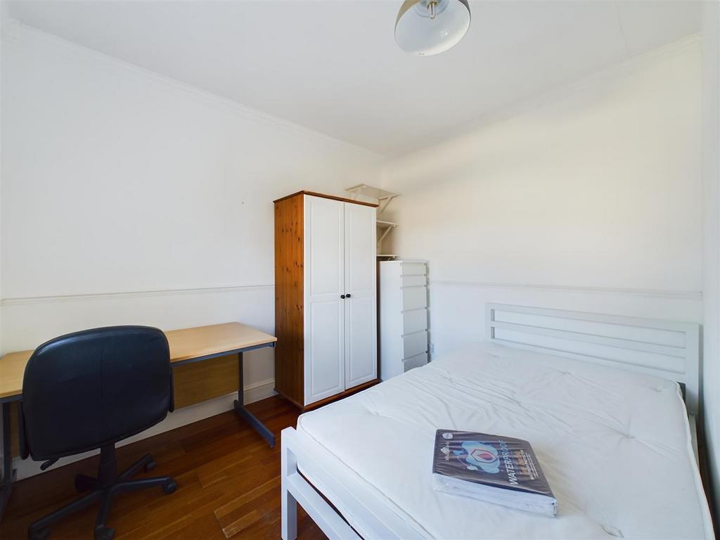 CAM02534 G0-PR0064-STILL004.jpg