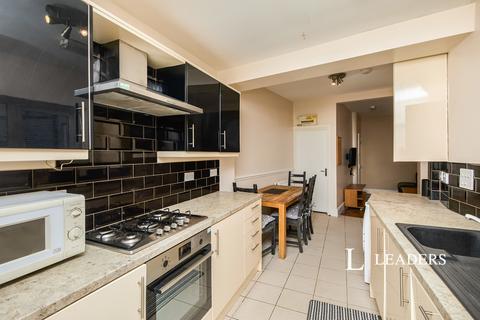 6 bedroom terraced house to rent, Hungerton Street, Nottingham, Nottinghamshire, NG7