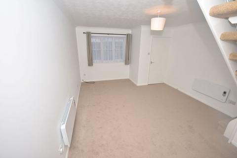 2 bedroom house to rent, Royal Way, Exeter